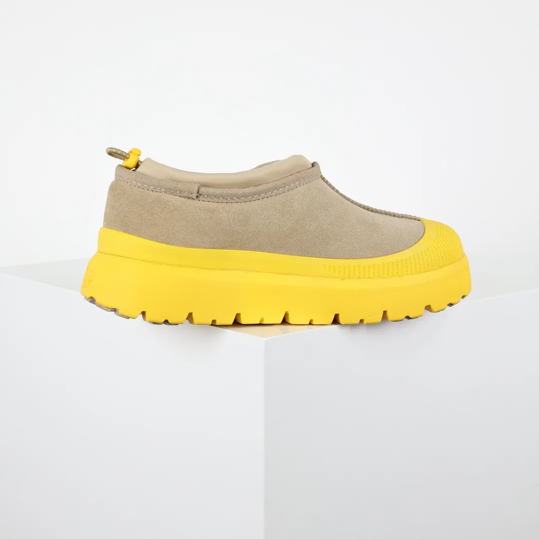 Copy price 💰660 Core recommendation Good price In recent years, uug has launched a series of styles that are partially geared towards the preferences of young consumers and have also moved to the forefront of fashion trends. Shoe body material Water-repellent coated suede upper 17 mm UGGPURE™ implanted wool insole Lightweight non-slip comfortable rubber outsole Brand LOGO trademark Comes with a full set of packaging Size: 35 36 37 38 39 40 41 42 43 44 45